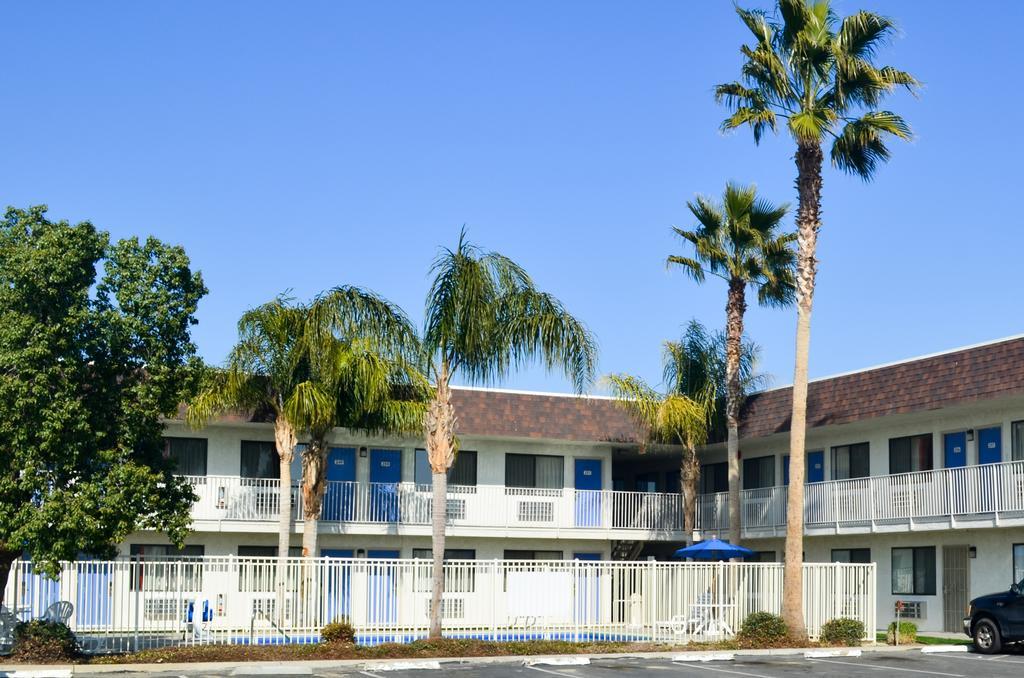 Motel 6 Lost Hills / Buttonwillow Racetrack Екстер'єр фото