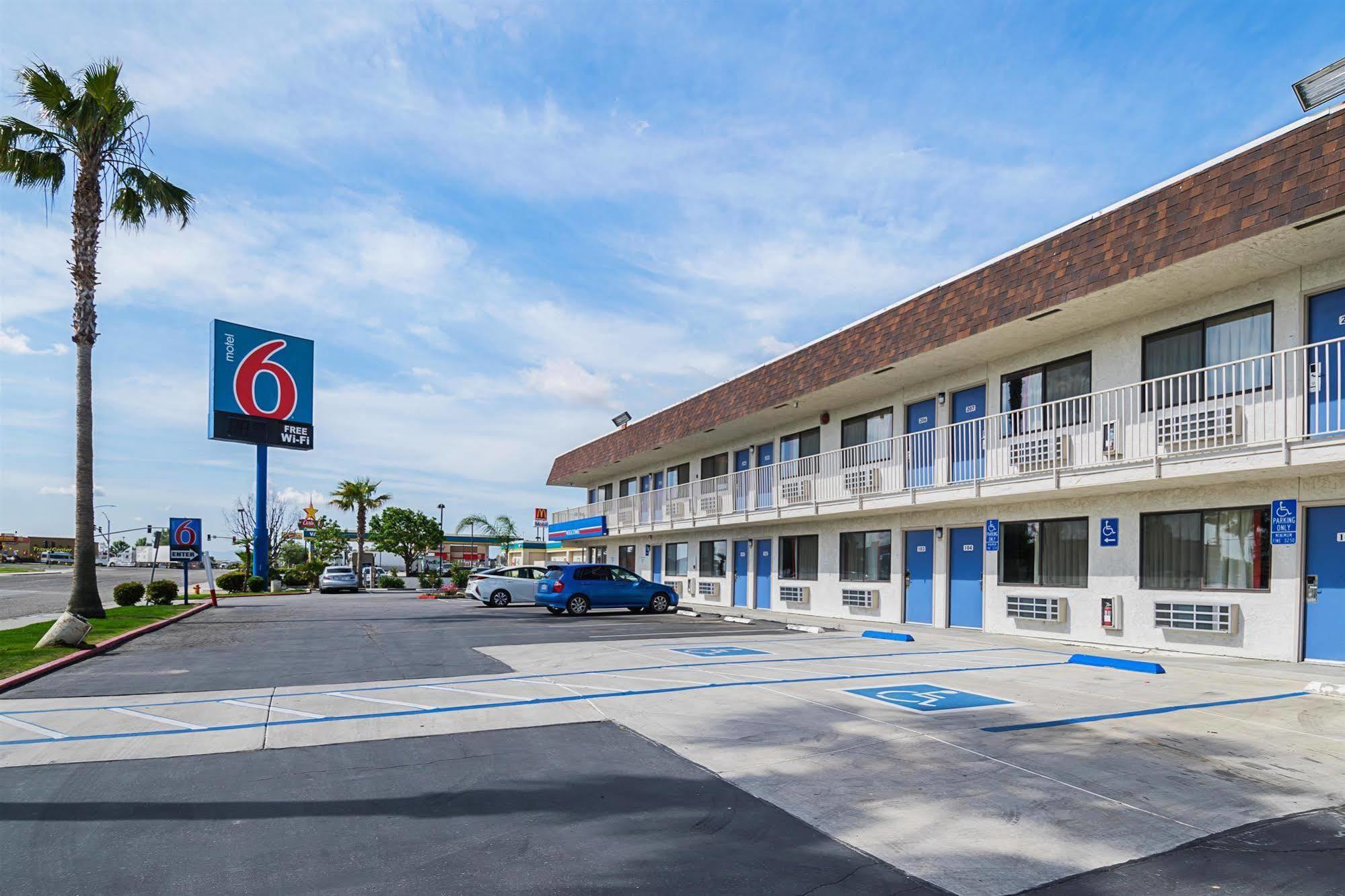 Motel 6 Lost Hills / Buttonwillow Racetrack Екстер'єр фото