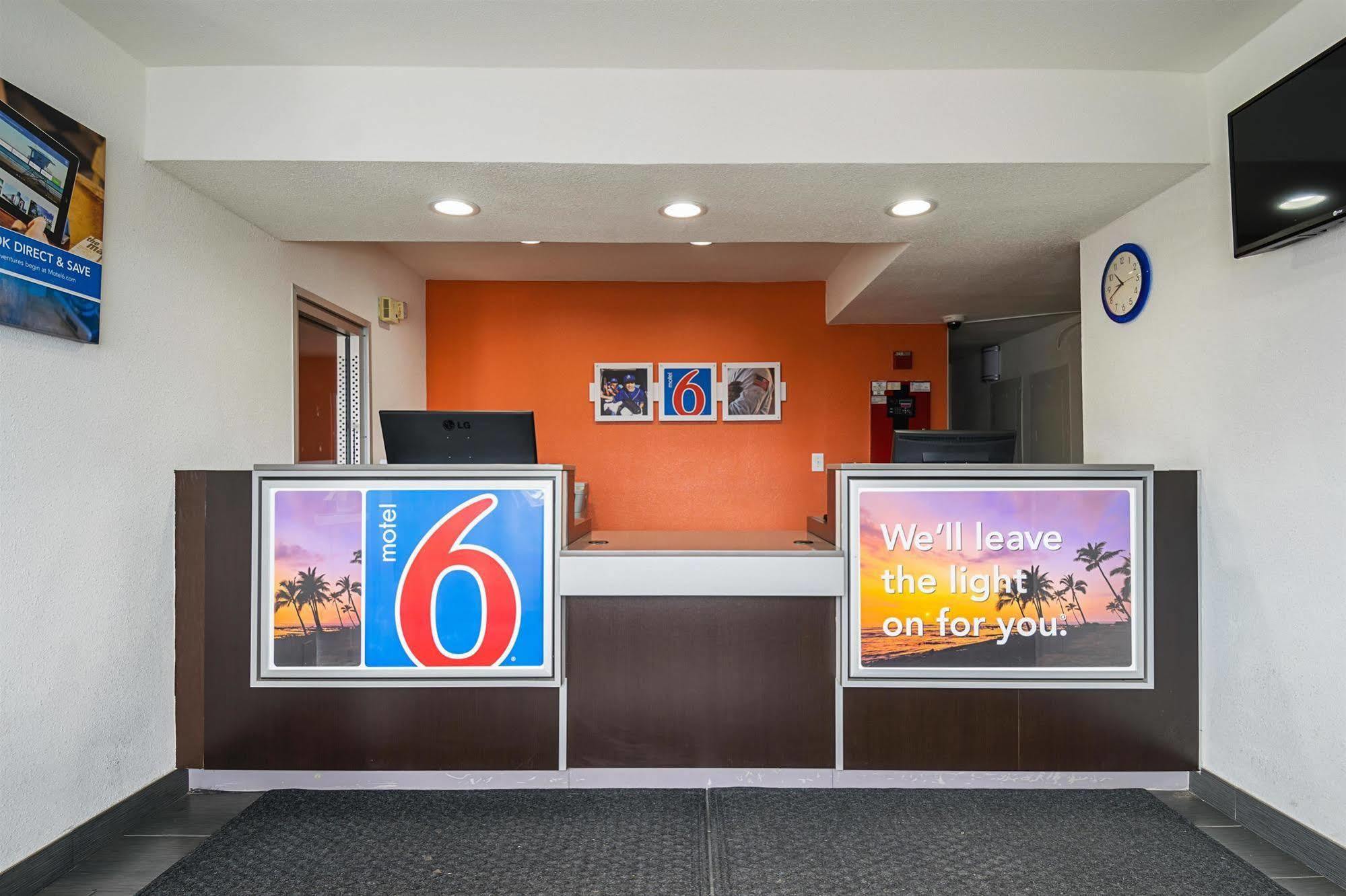 Motel 6 Lost Hills / Buttonwillow Racetrack Екстер'єр фото