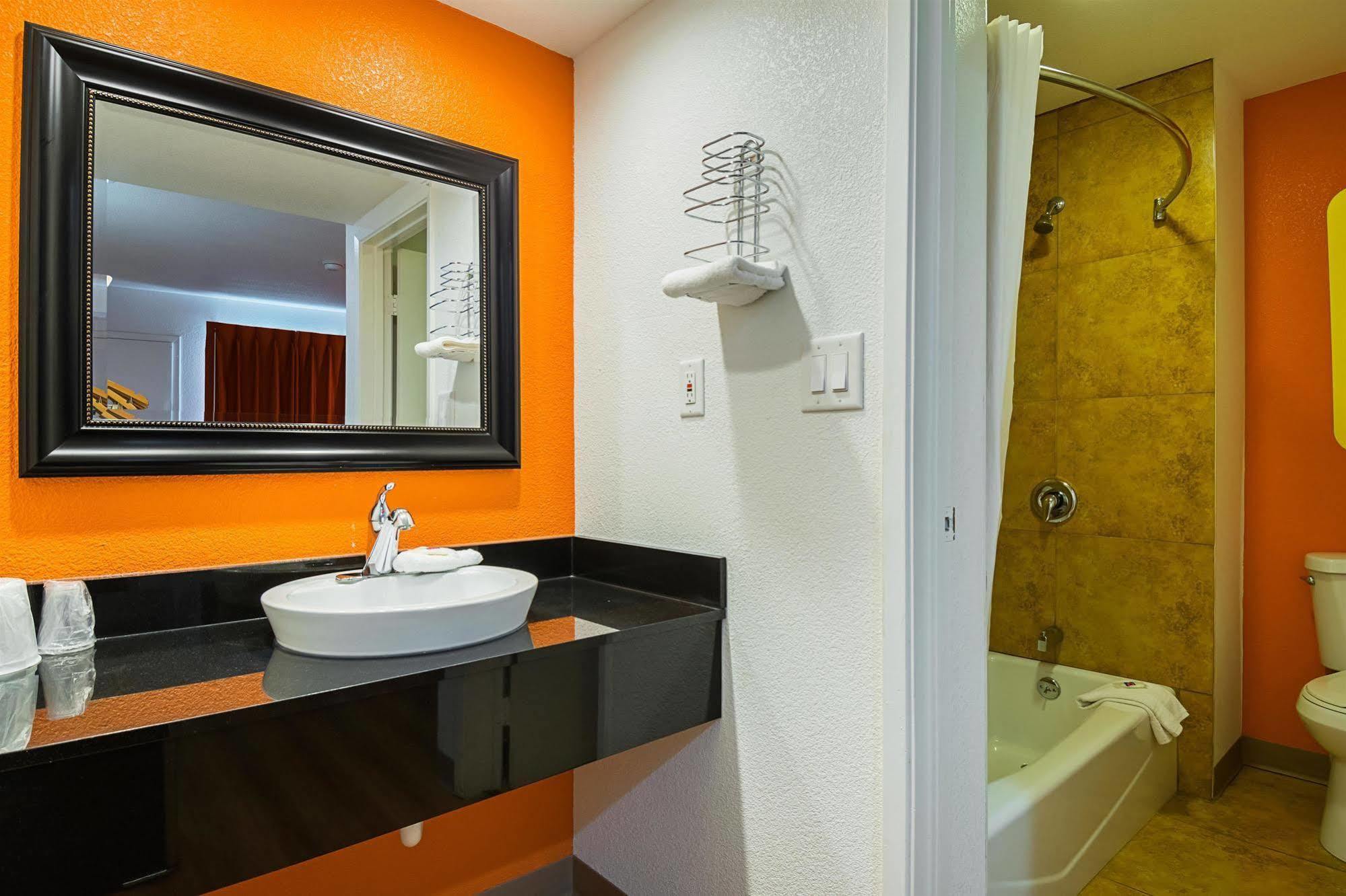 Motel 6 Lost Hills / Buttonwillow Racetrack Екстер'єр фото